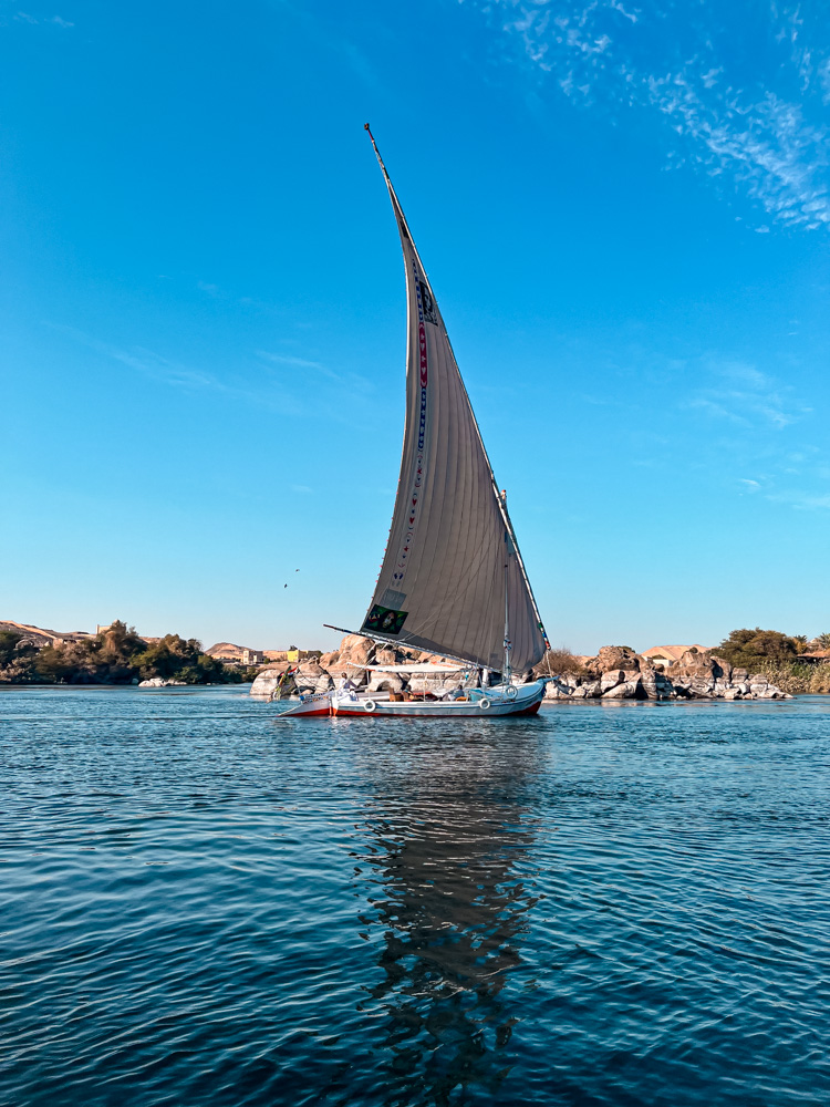 navegacion por el Nilo en Asuan