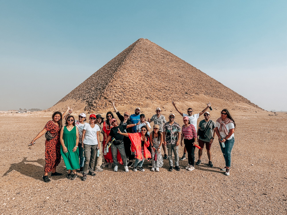 viajar a egipto en grupo piramides de El Cairo